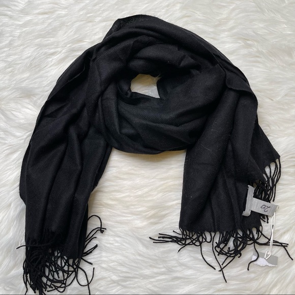 NEW NORDSTROM UNISEX SCARF / SHAWL - Picture 4 of 4